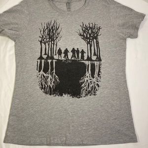 Stranger Things The Upside Down Silhouette Black Gray Unisex Teens Tee Size XL